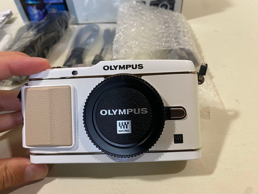 OLYMPUS PEN E-P3 ホワイト　美品