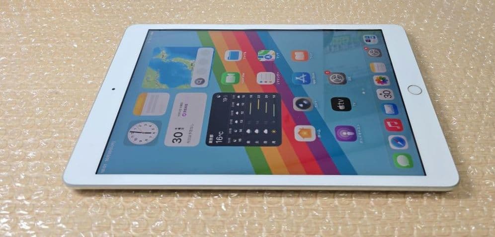 と*ん様 比較的美品■iPad 8◼️電池良品◼️純正アダプター充電ケーブル付属
