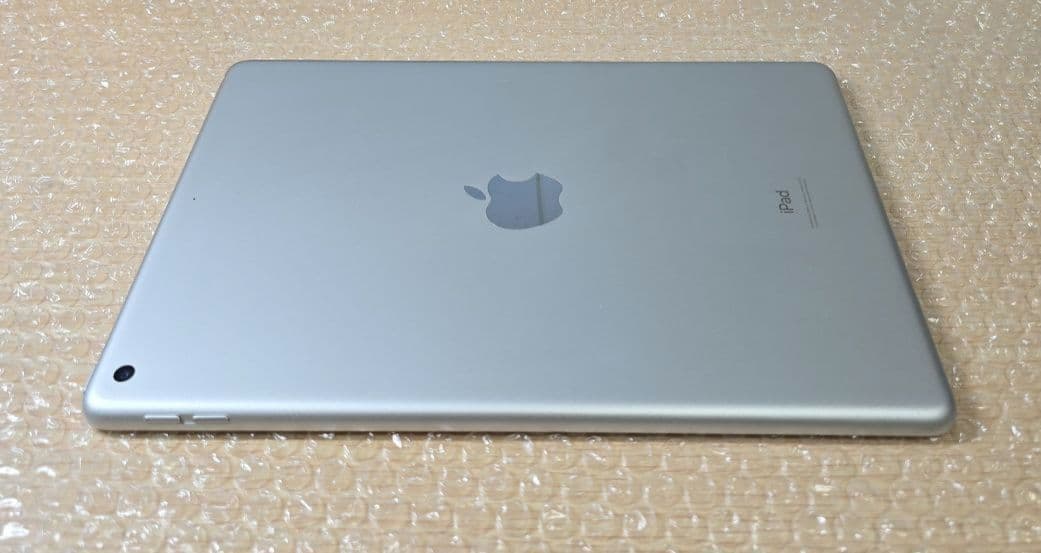 と*ん様 比較的美品■iPad 8◼️電池良品◼️純正アダプター充電ケーブル付属