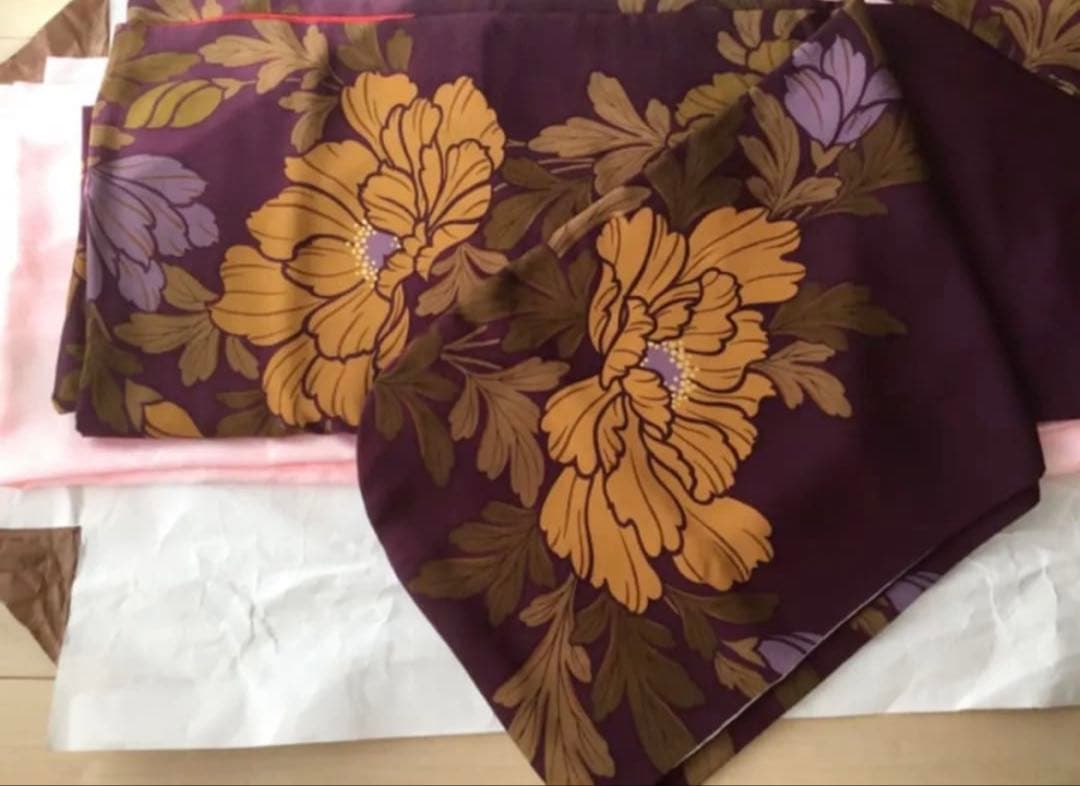 のあたん様 アンティーク風モダン　紫に牡丹の花　振袖　長襦袢付き