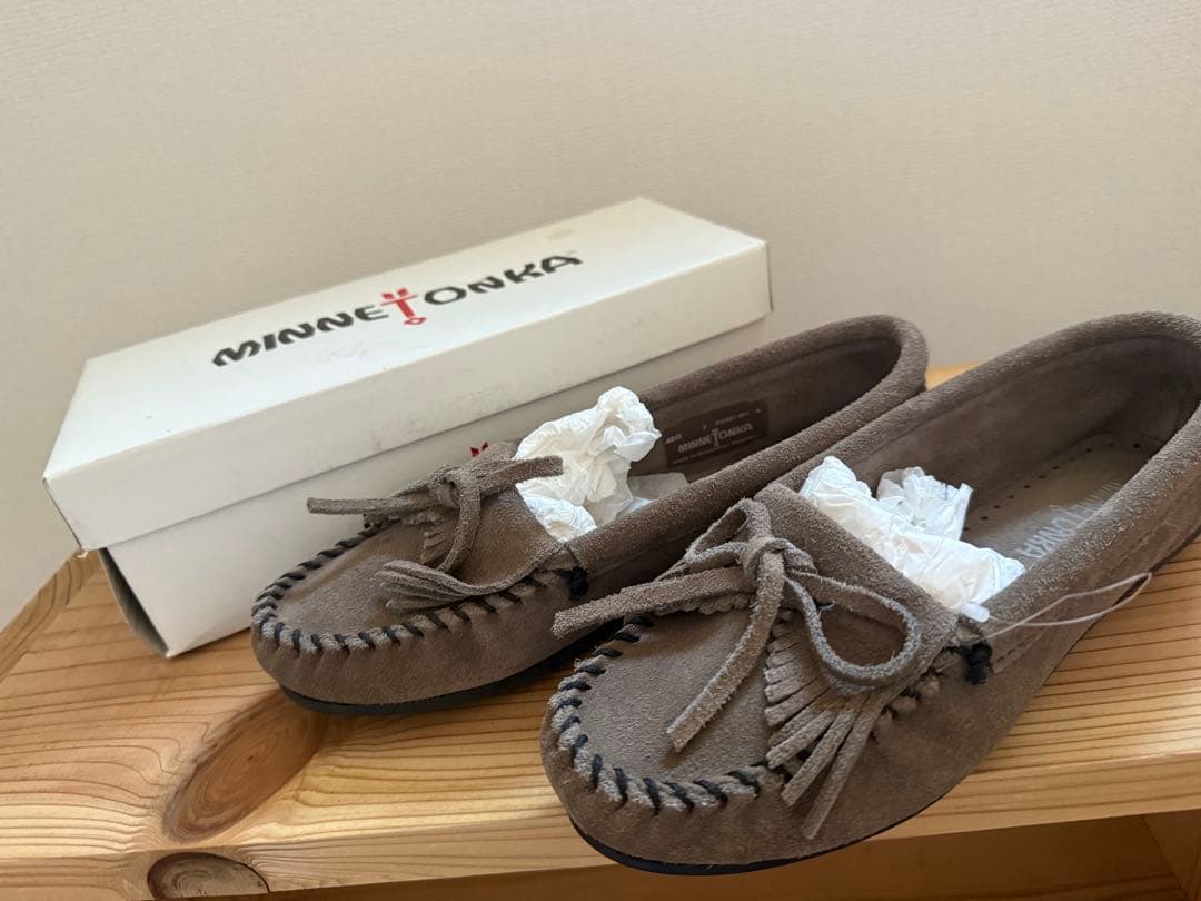 【あー】【箱無価格】Minnetonka モカシン　グレー