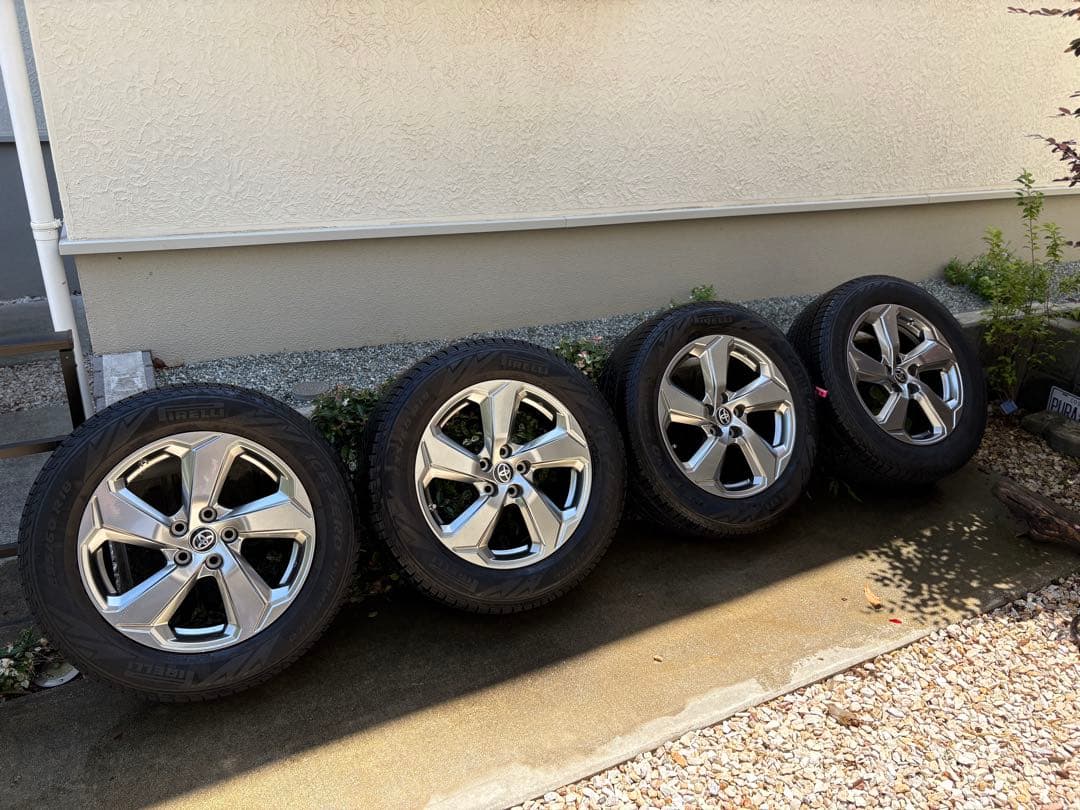 f*o様 Pirelli 225/60R18 タイヤ・ホイールセット