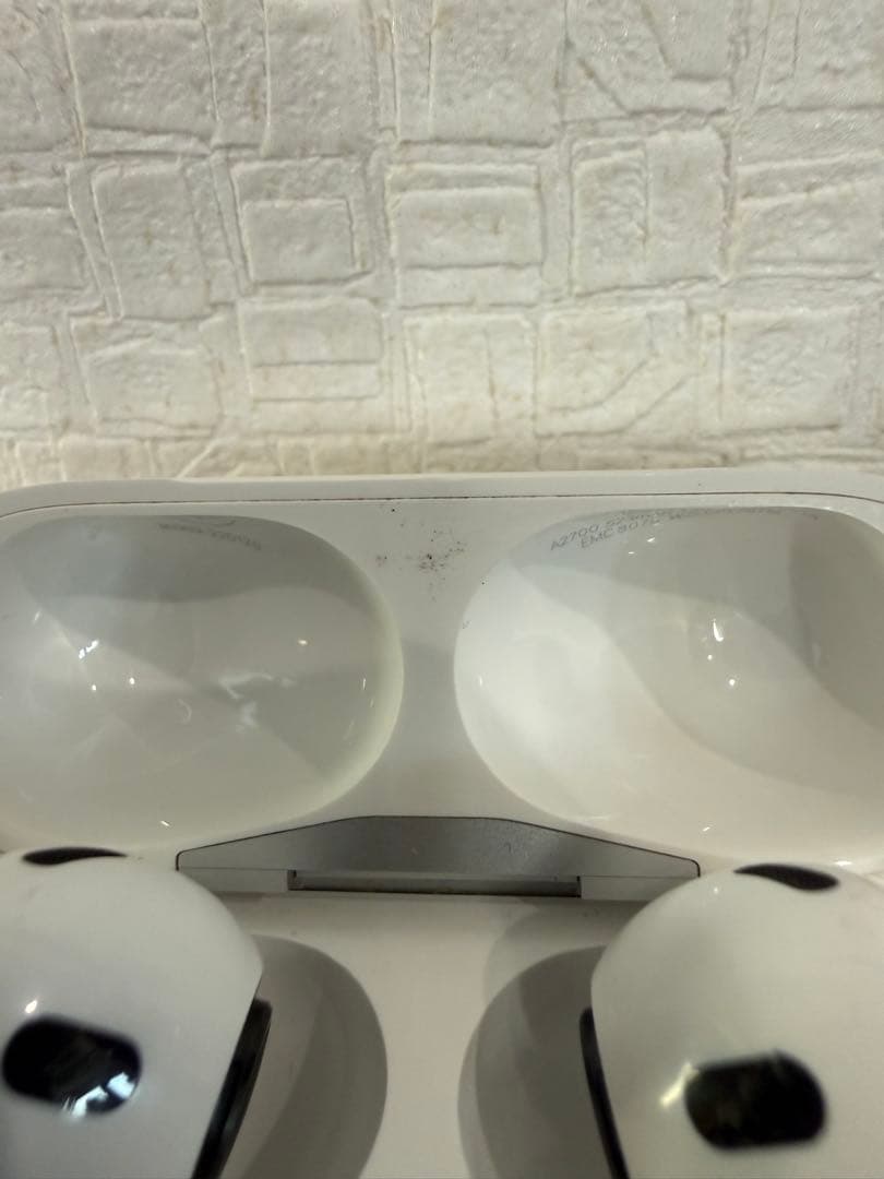 AirPods本体 lightningポート