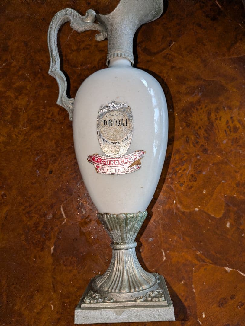 DRIOLI 陶器製エッチングボトル入りリキュール