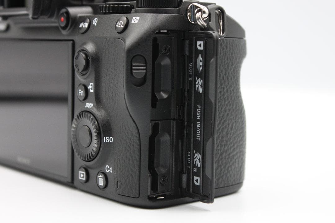 【美品】ショット数:6回 SONY α7 III ILCE-7M3 28-70