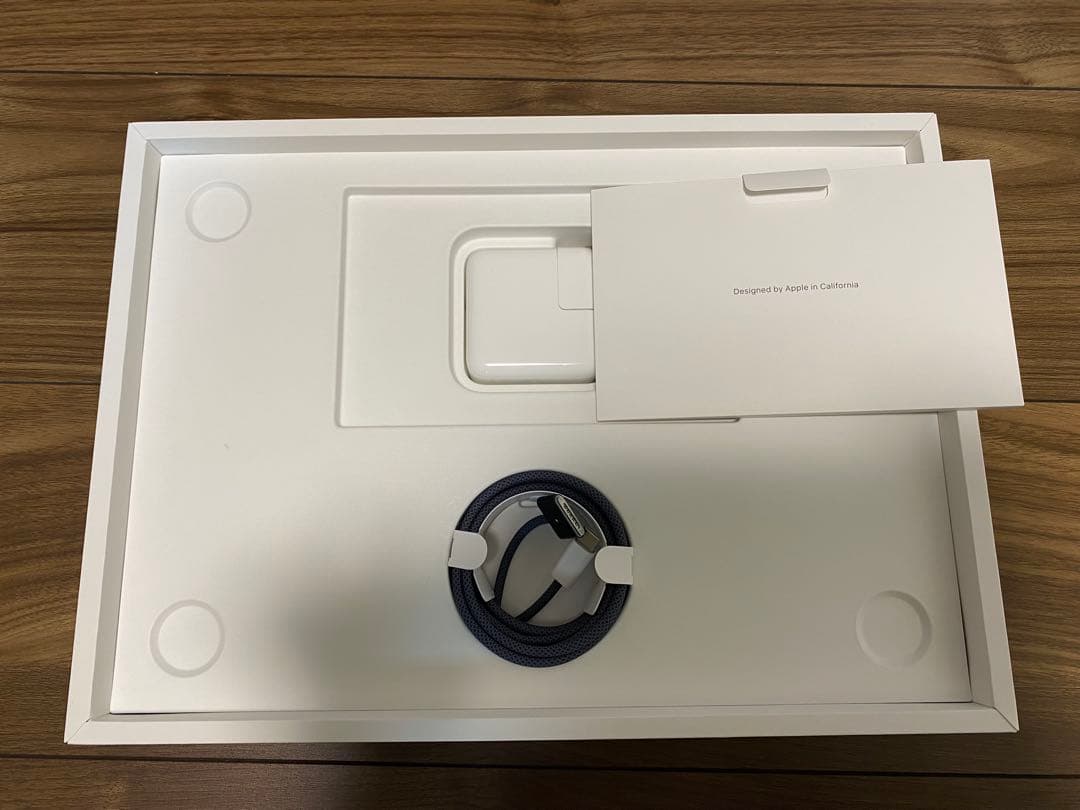Apple MacBook Air (M3, 8GB, 256GB SSD）