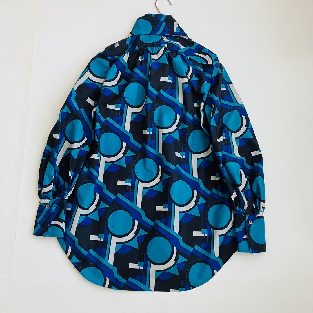 M fill ボウタイブラウス　幾何学模様　シャツ　比翼ボタン　青系