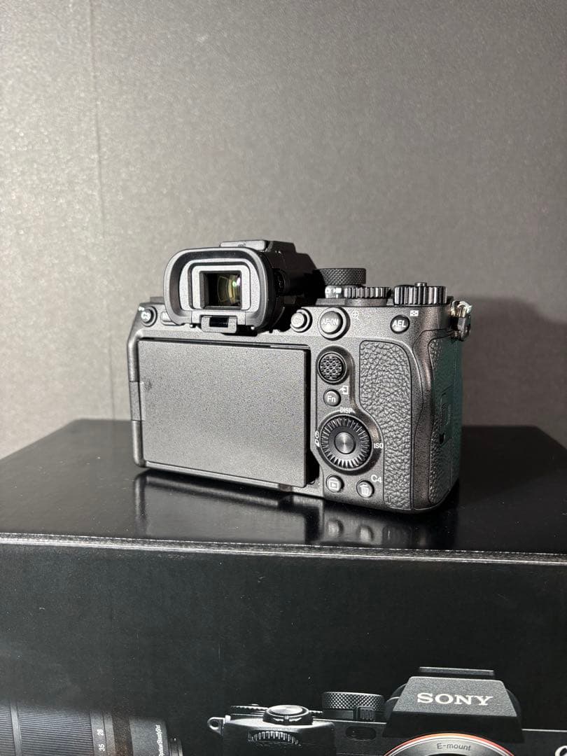 新品同様品　ILCE-7M4K シャッター数15回