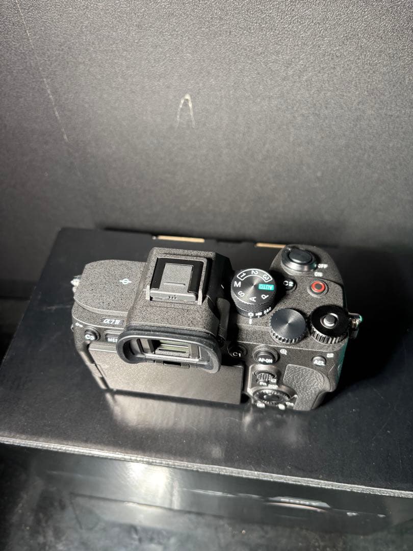 新品同様品　ILCE-7M4K シャッター数15回