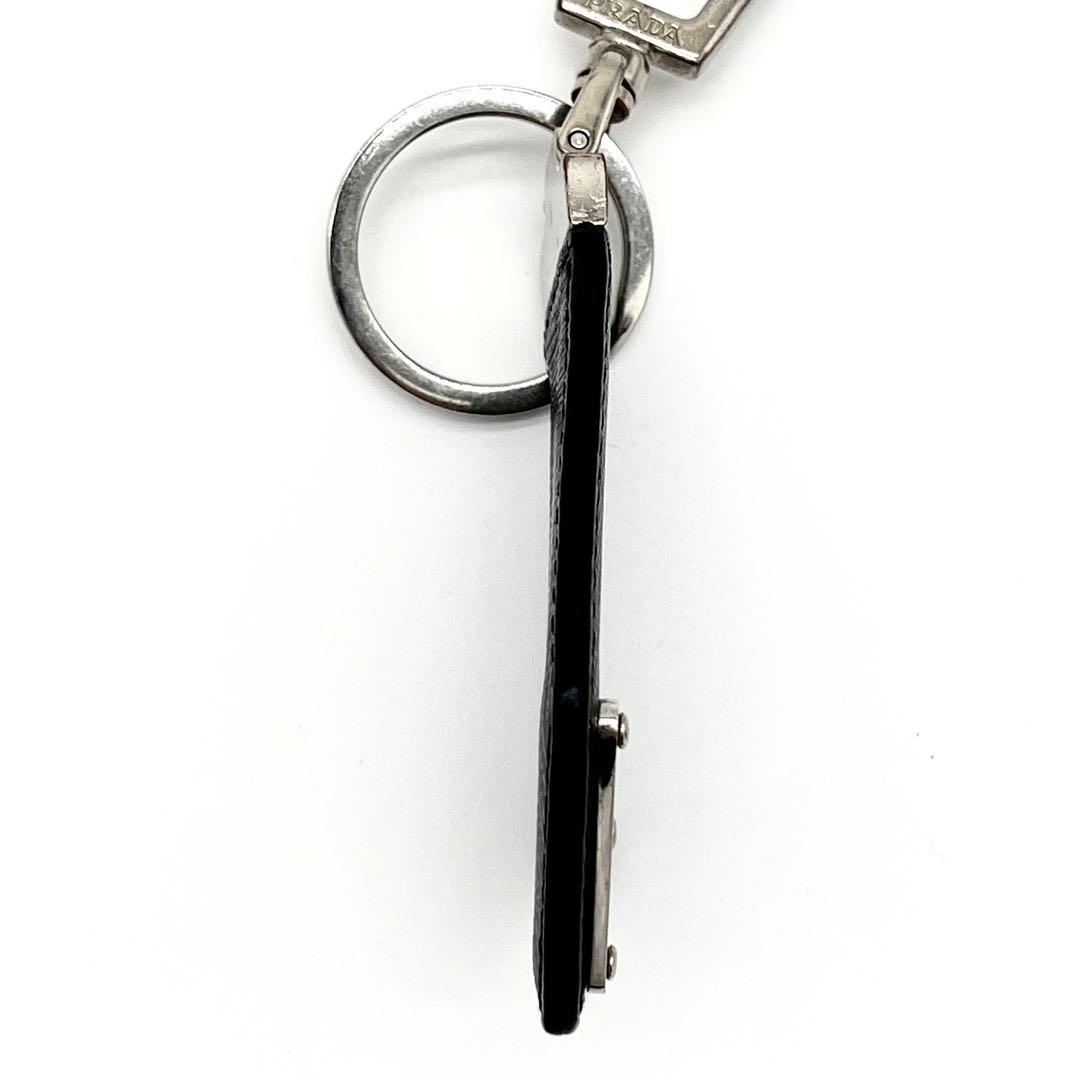 【美品】プラダ 三角ロゴ キーホルダー キーリング サフィアーノ レザー