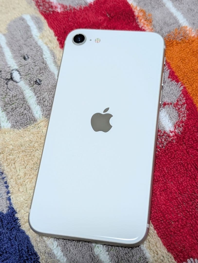 iPhone SE3 SIMフリー 本体 64GB 第三世代 スターライト