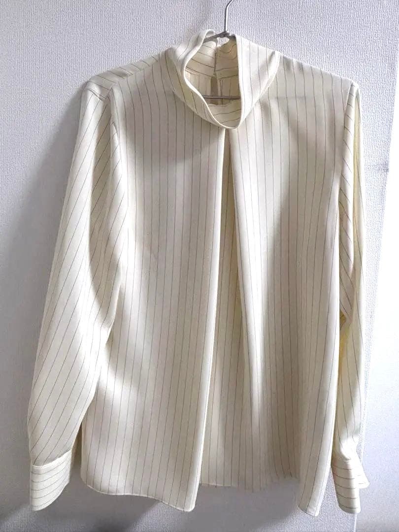 MIESROHE ミースロエ　シルキーボウタイブラウス