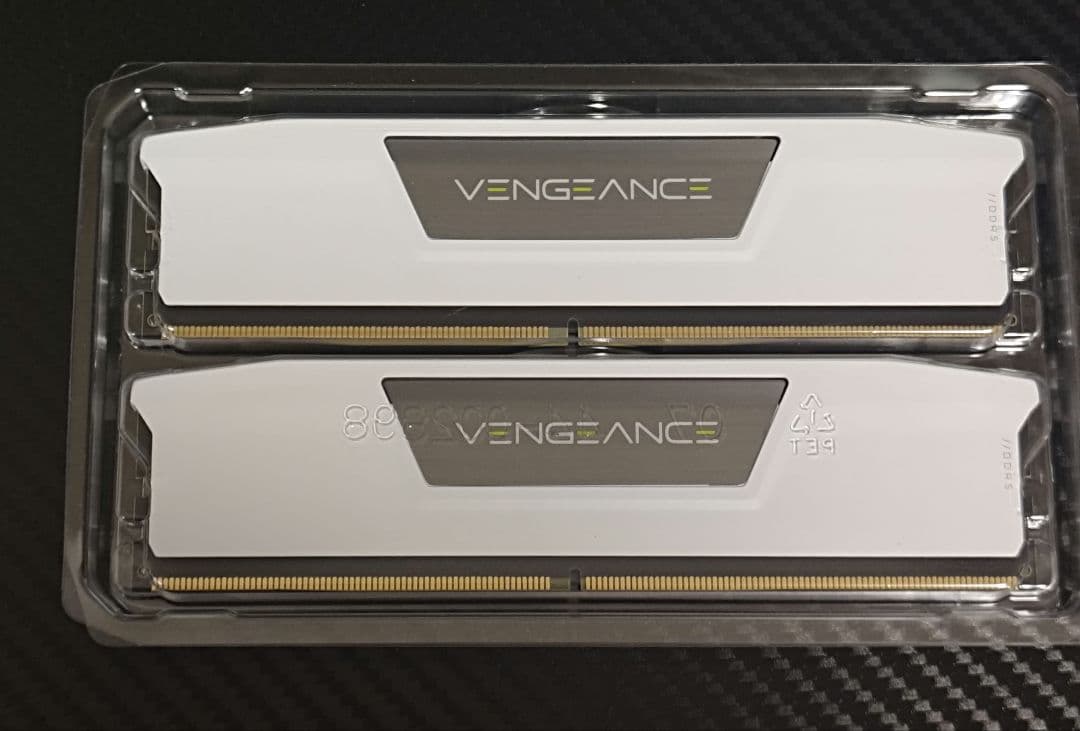 メモリー CORSAIR VENGANCE DDR5-5200MHz 32GB