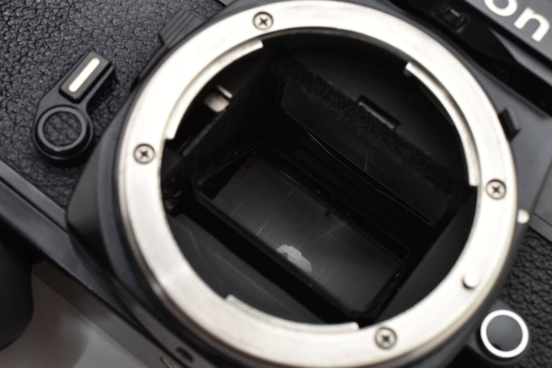 Nikon FE2 ボディ ブラック 露出計OK 2003