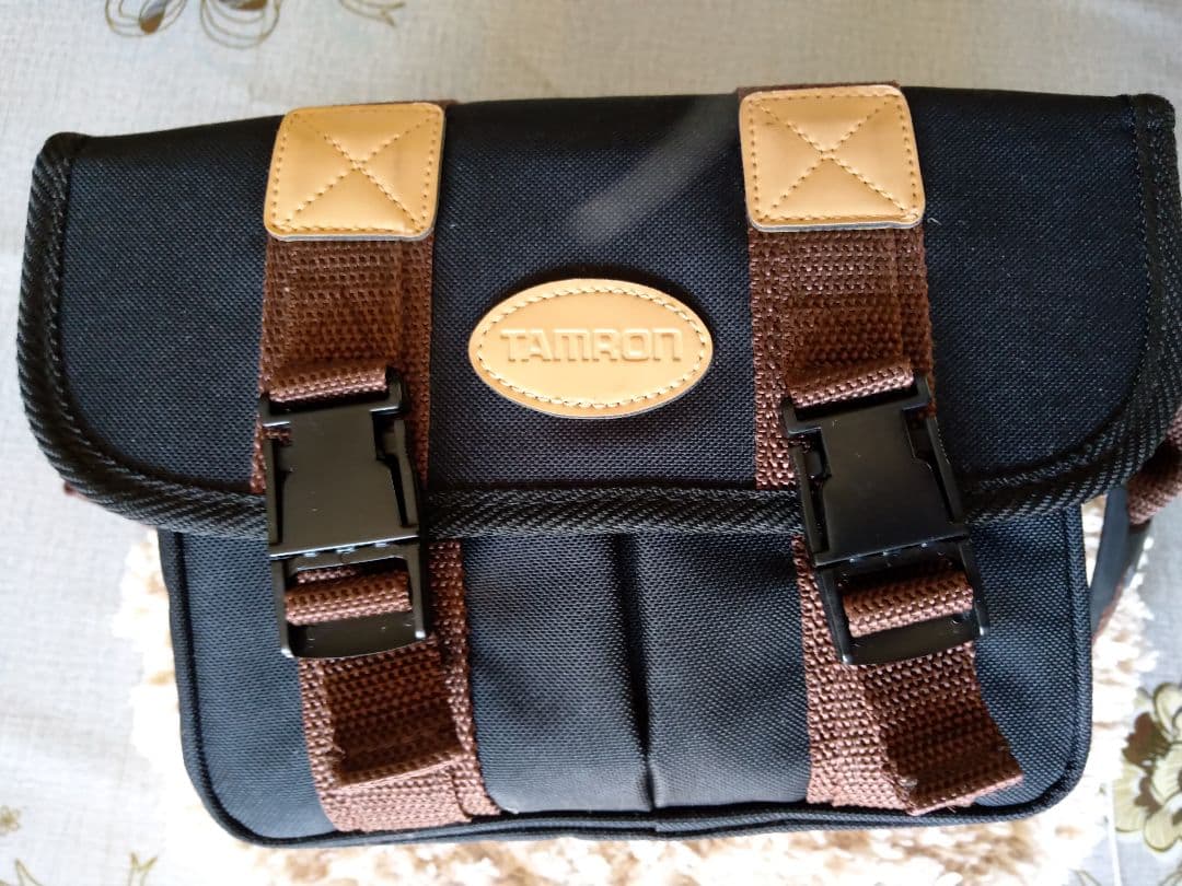 MINOLTA α303Si　Tamronズームレンズ２本