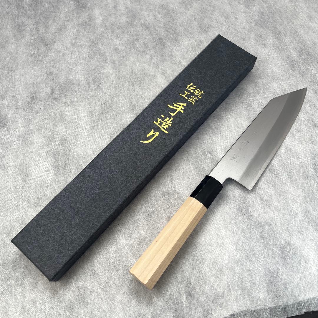 唯千里オリジナル ＜中川作＞ 堺製白二鋼　剣型三徳170 mm【八角水牛柄】