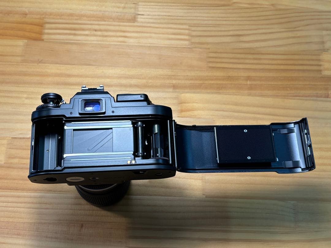 Nikon FGフィルム一眼レフカメラ NIKKOR35ー105ズームレンズ付き