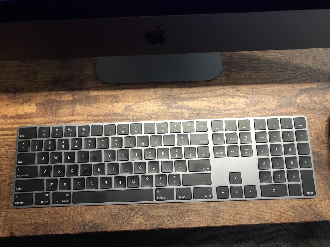 iMac Pro 27インチ MQ2Y2J／A 32GB SSD1TB