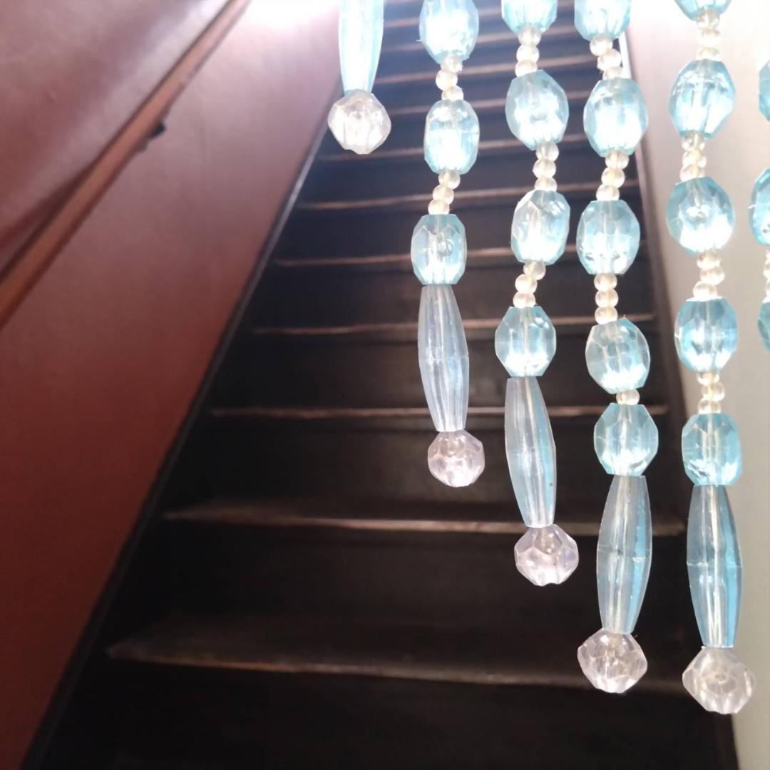 昭和レトロ　ビーズのれん　水色