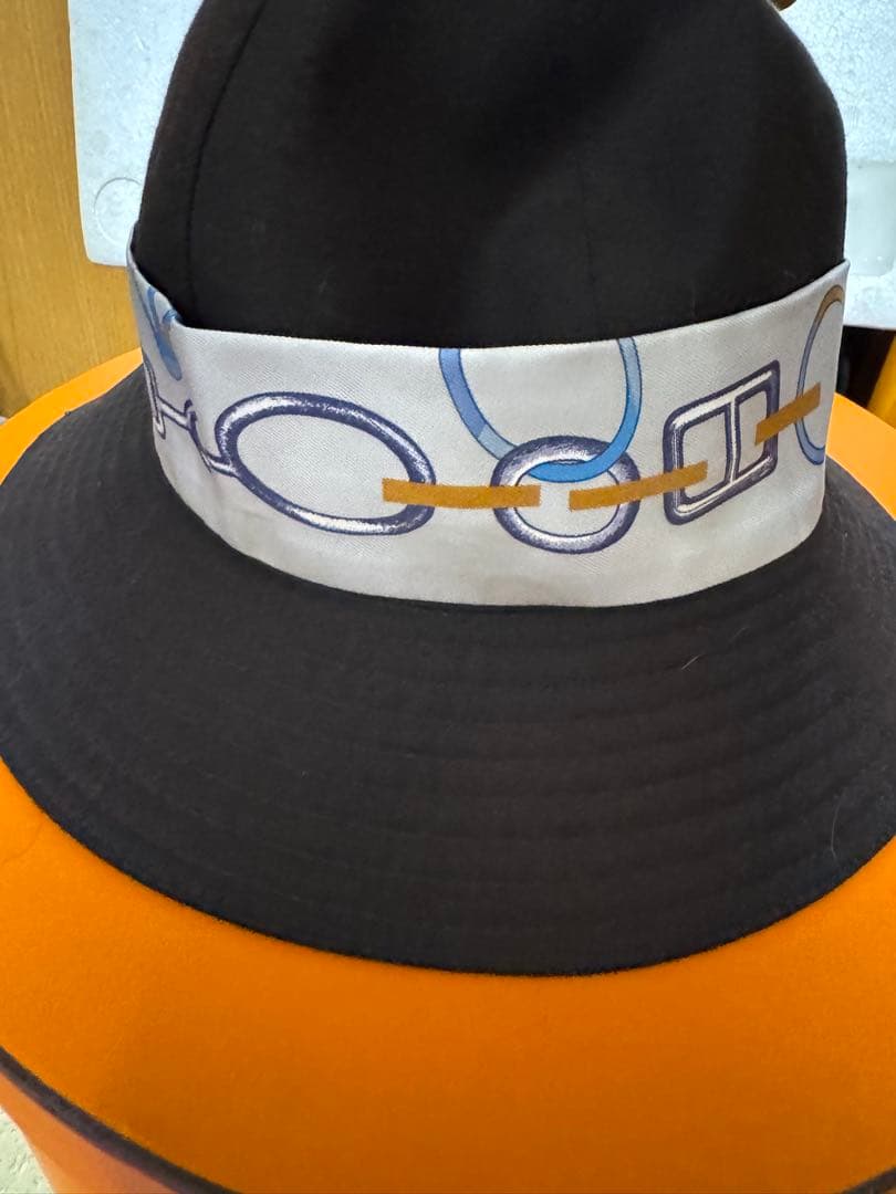 エルメス ハットOLGA オルガ ツイリー付き+ツイリー３種＋箱付き56黒