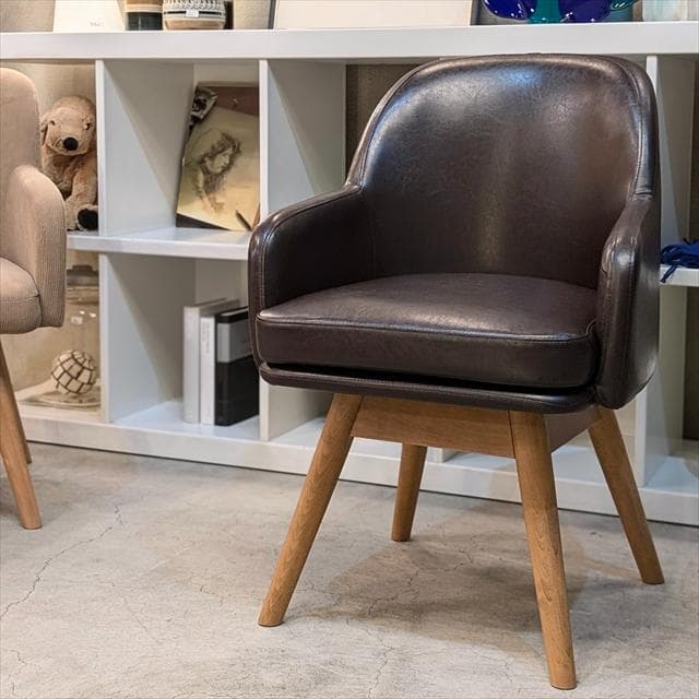 ウニコのピーヴォチェア