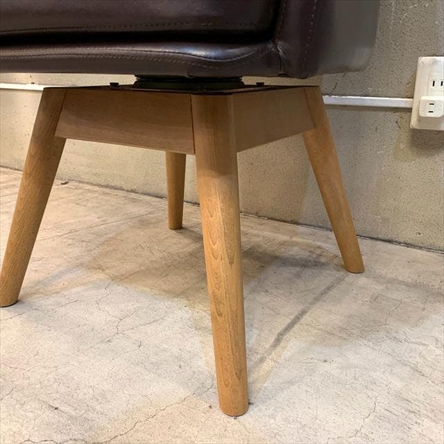 ウニコのピーヴォチェア