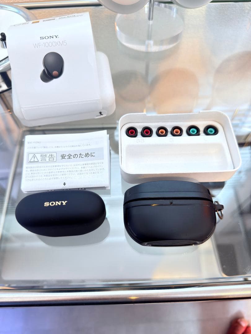 ソニーワイヤレスノイズキャンセリングイヤホン WF-1000XM5カバーケース付