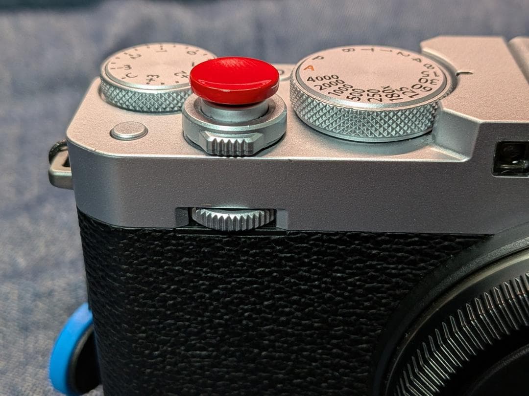 美品 FUJIFILM X-E4 ボディ シルバー（アクセサリー付属）