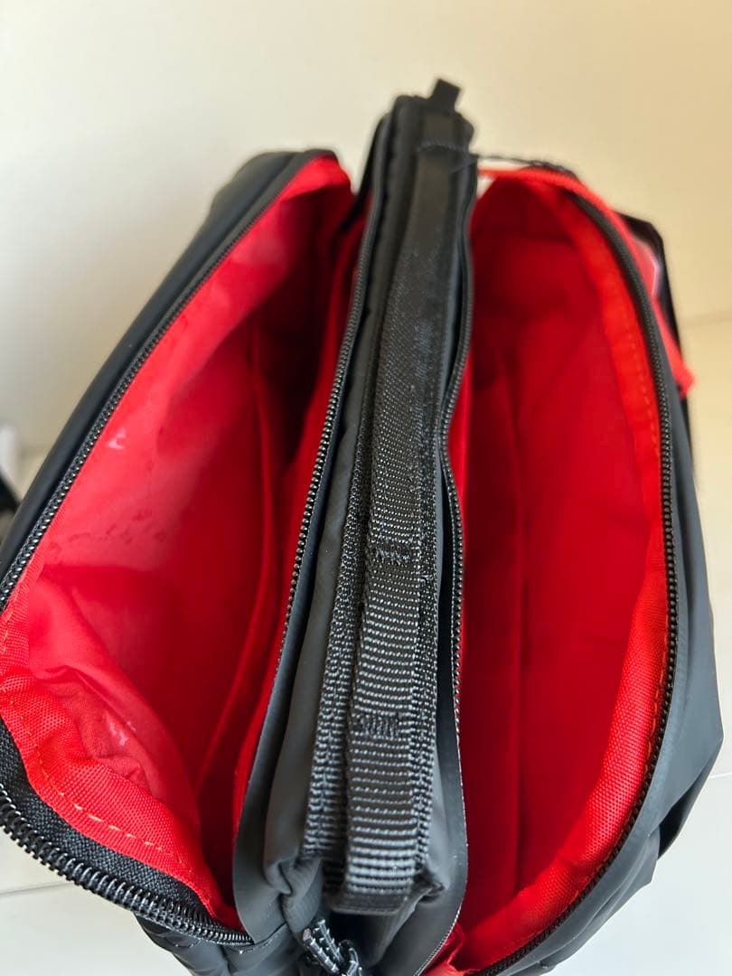 topologie ラージ ボトルサコッシュ　　ショルダーバッグ 大容量　新品