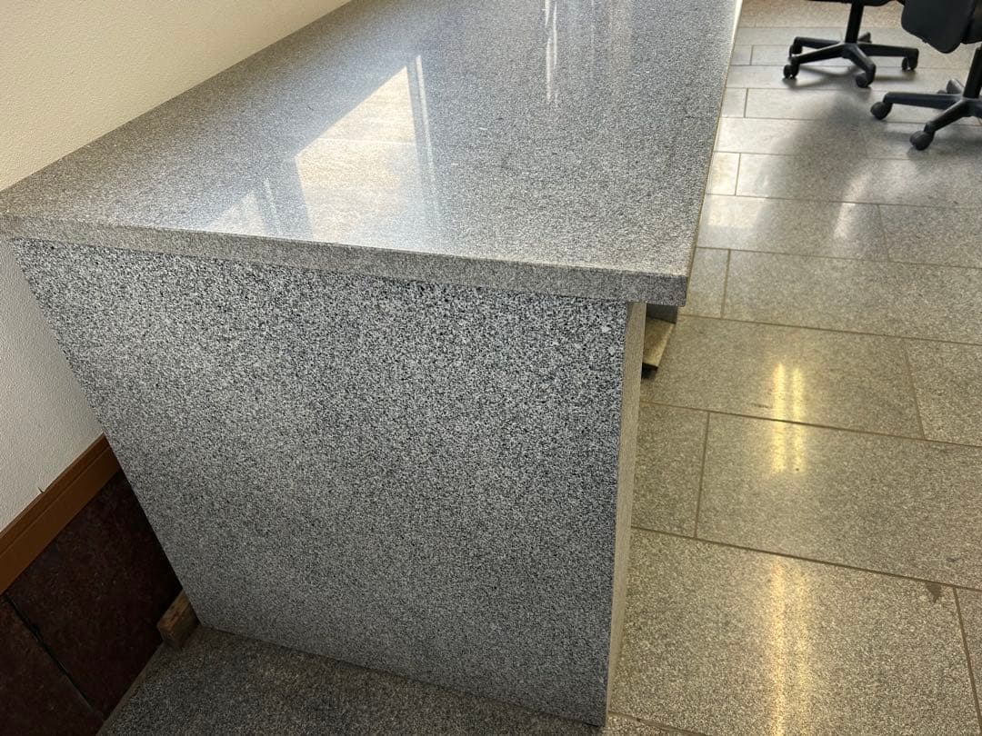 グラニット製キッチンカウンター