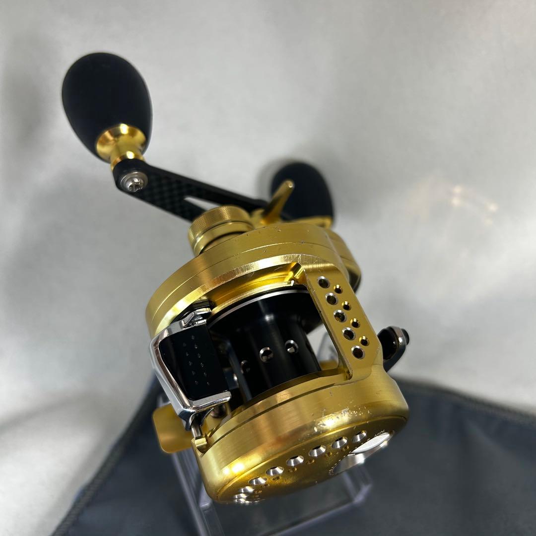 シマノ　15カルカッタコンクエスト201HG ZPIイナーシャロング102mm