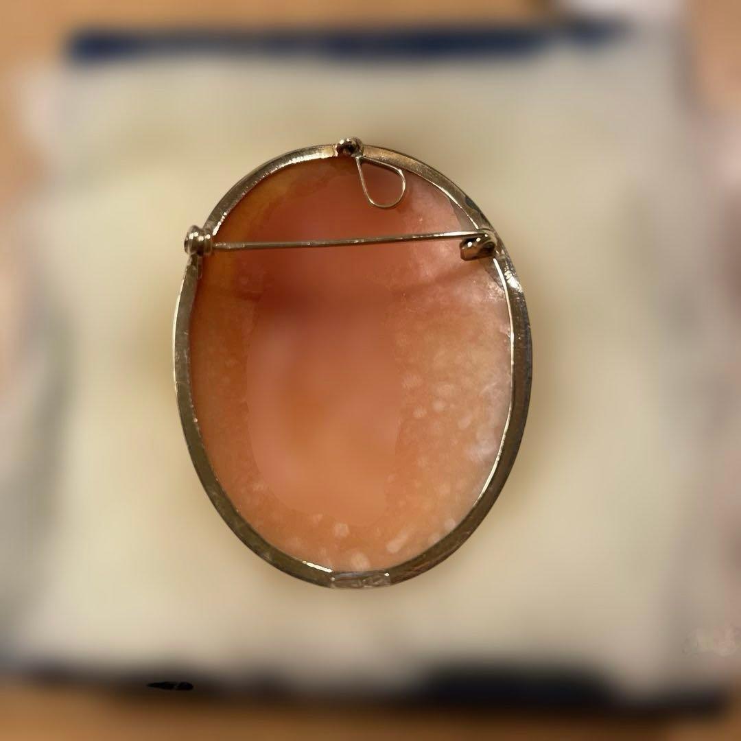 未使用品【イタリアローマのカメオ専門店で購入】カメオブローチ 女性の横顔 花