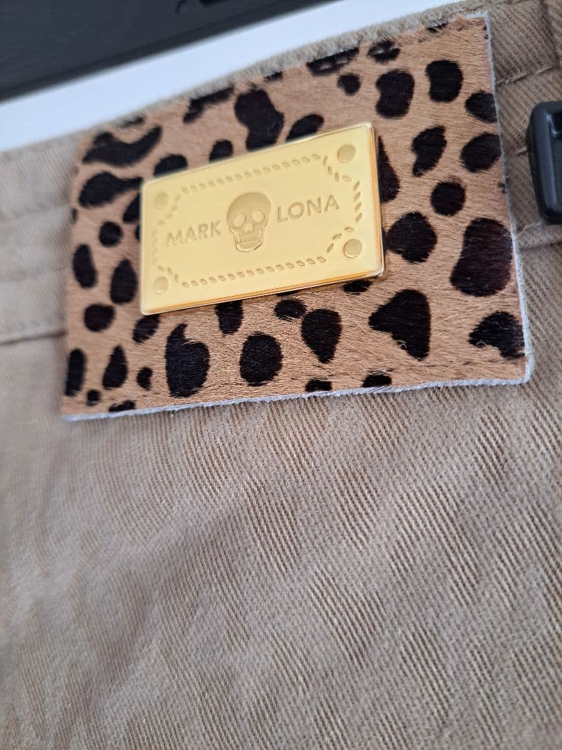 本日限定お値引き★美品☆MARK&LONAゴルフレディース　スカートS