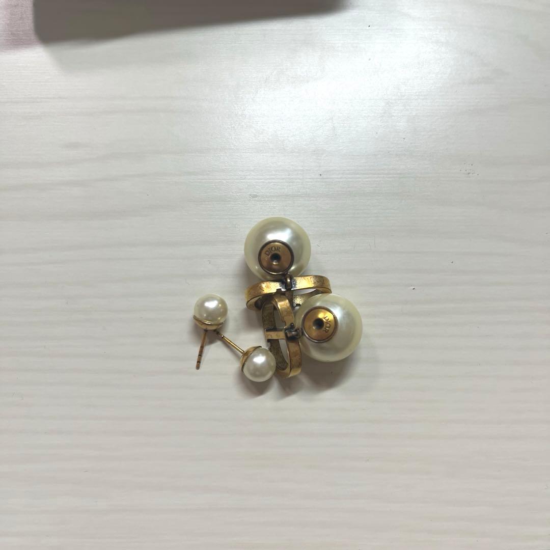 Dior（ディオール）両耳用ピアス