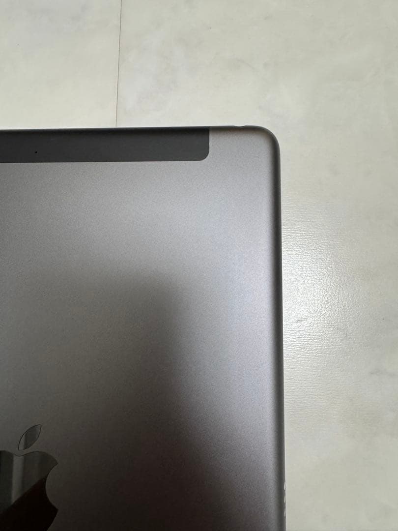 第7世代iPad （Wi-Fi＋Cellular)32GBバッテリー容量100%