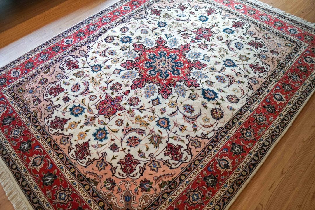 ペルシャ手織り絨毯 タブリーズ産 194×153cm