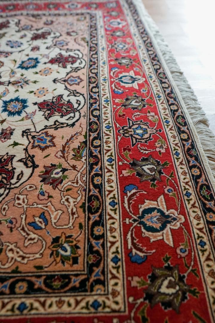 ペルシャ手織り絨毯 タブリーズ産 194×153cm