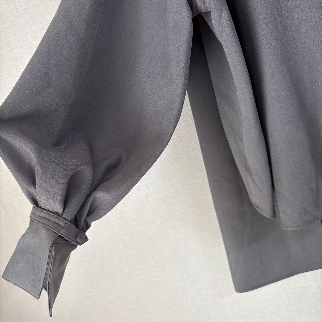 美品 #Newans ハッシュニュアンス リボン パウダリー ブラウス グレー