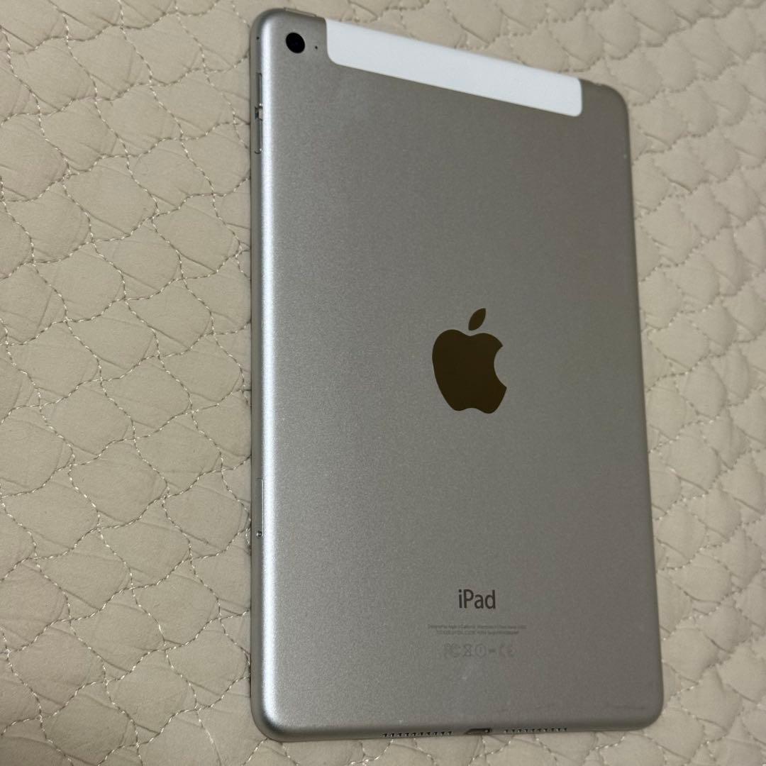 iPad mini 4 128GB シルバー（docomo）本体のみ