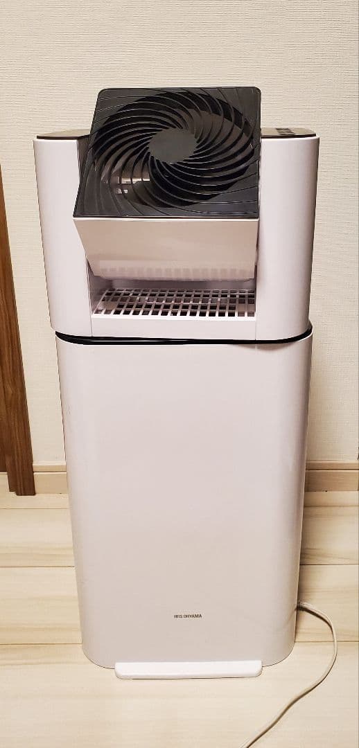 【花粉時の室内干しに】アイリスオーヤマ除湿機 IJD-I50-W 2020年製