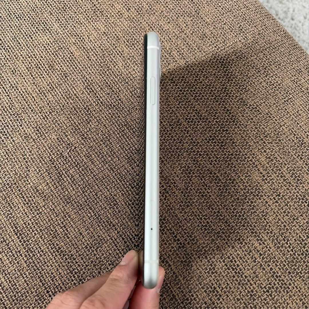 iPhone 11 ホワイト 本体　ジャンク品
