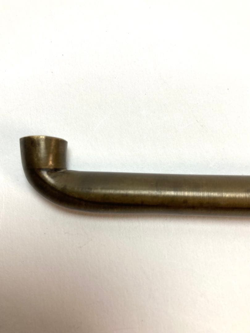 長い阿多張り煙管　棹真鍮吸い口銀製　阿多中村　刻印　鹿児島骨董逸品　31.5cm