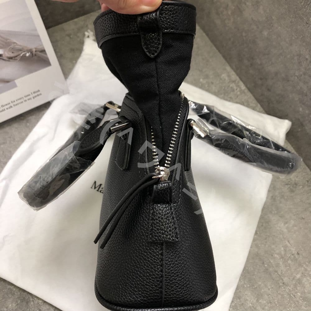 大人気！Maison margiela メゾンマルジェラ バッグ 5ac 革　黒