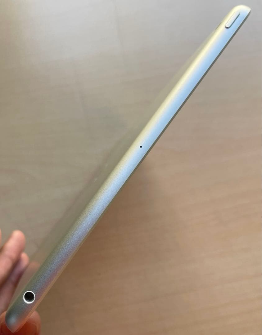 iPad 第6世代　A1893　Wi-Fiモデル　シルバー　32GB 超美品#6