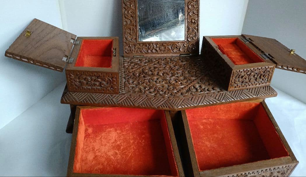 お値下げ　彫刻総仕上げ　小型鏡台　 ミニドレッサー　カガミ引き出し付き