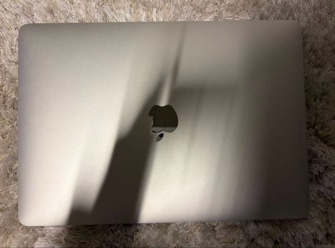 Apple MacBook 本体 充電器付き