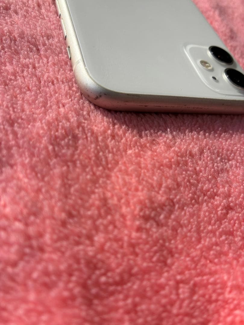 【画面割れ】iPhone 11 本体 ホワイト128GB