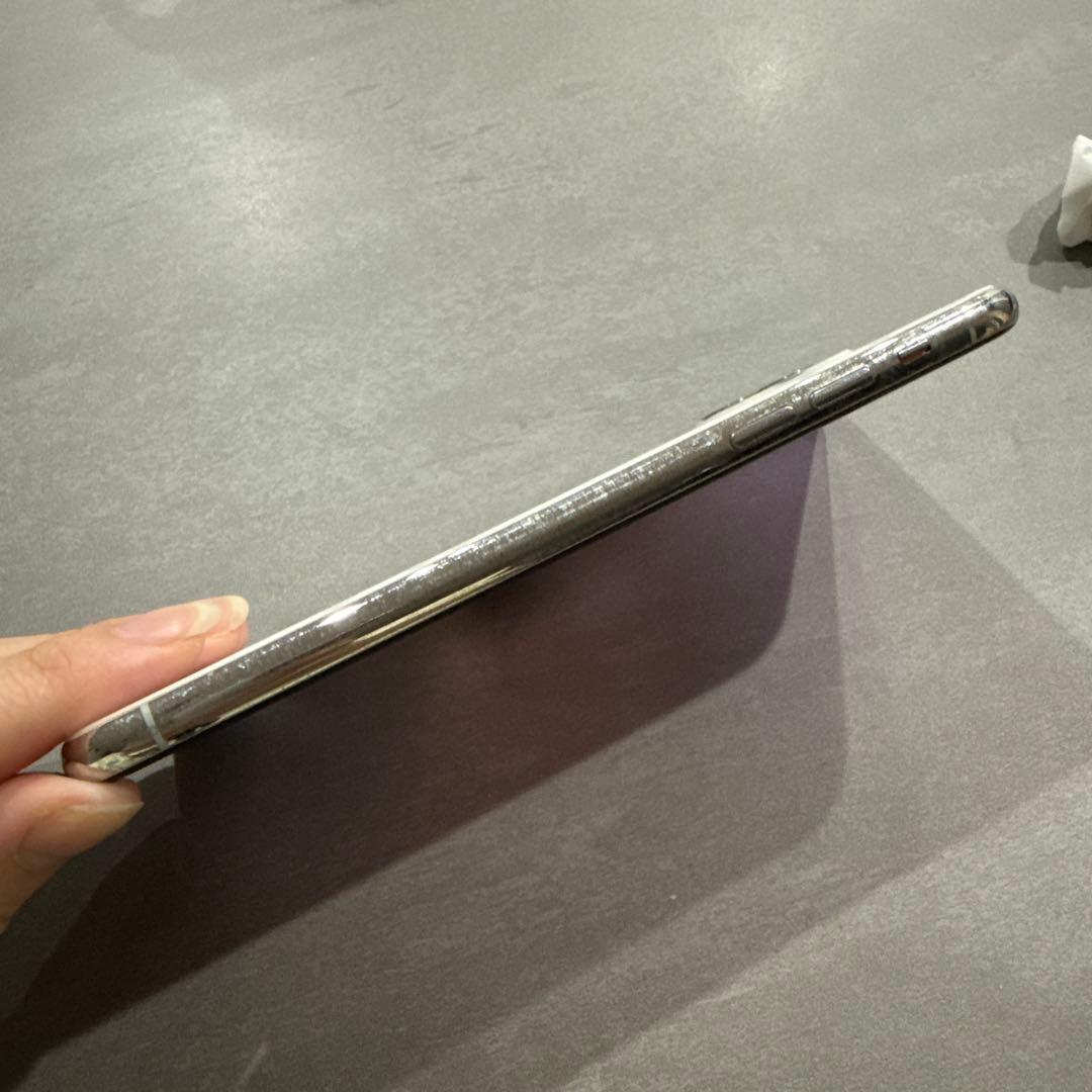 Apple iPhone 11 Pro Max シルバー 本体 SIMフリー