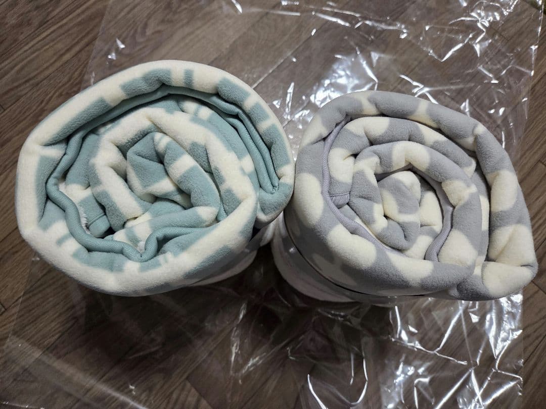 ⭐未使用品ユニクロ　フィンレイソン　フリースリバーシブルブランケット　２色セット