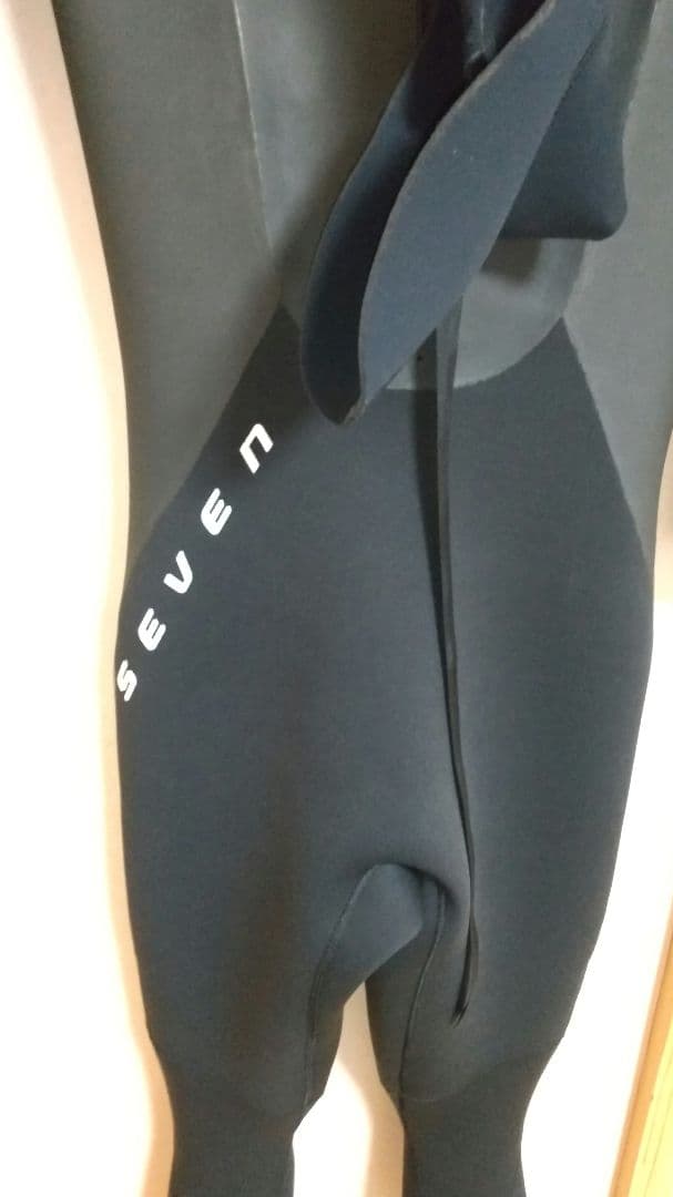 新品同様　セブン　セミドライ　サーフィン　ウェットスーツ　裏起毛